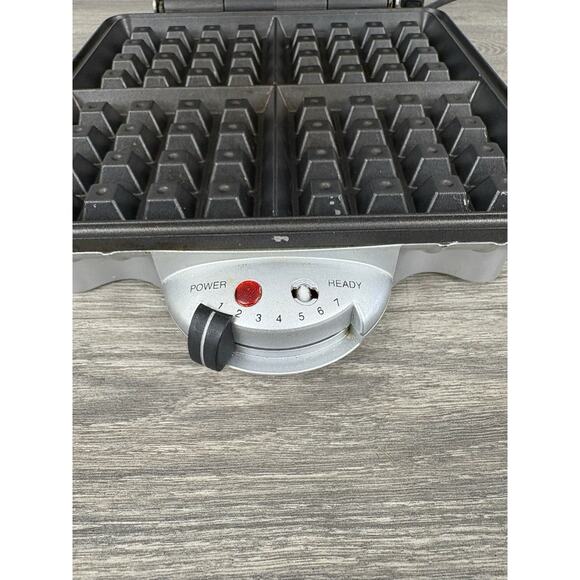 VillaWare Uno Belgian Waffle Maker Classic 4 Square 2001 1200 Watts 120V -Tested - Picture 4 of 11